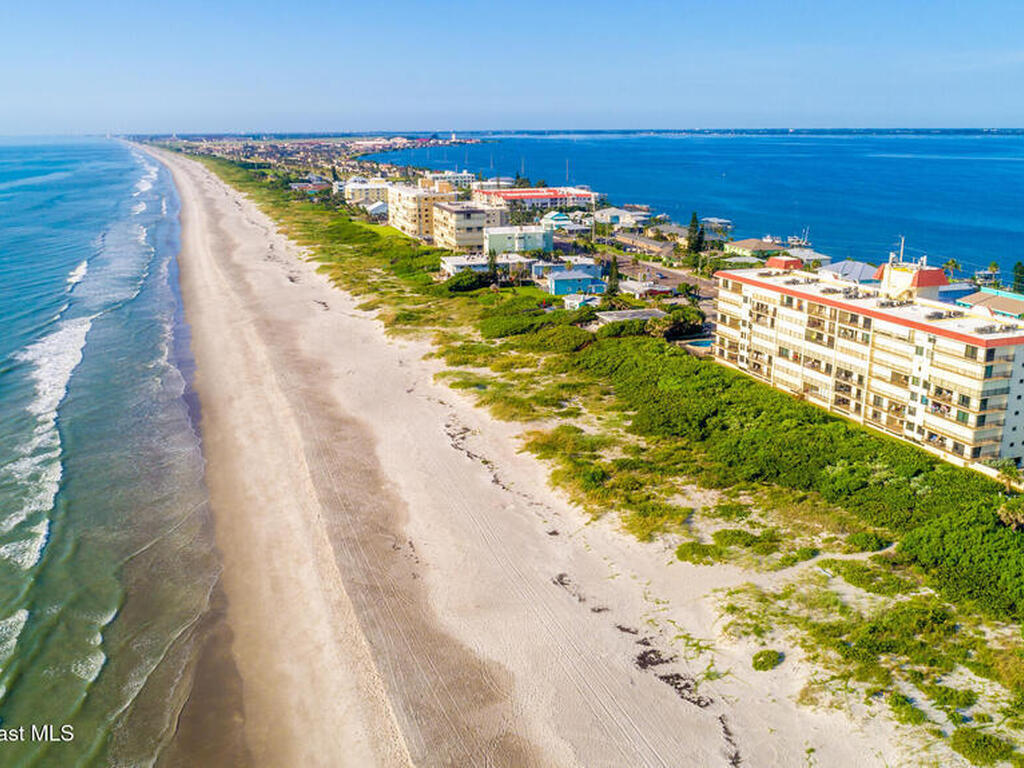 2815 S Atlantic Avenue, Cocoa Beach, FL 32931