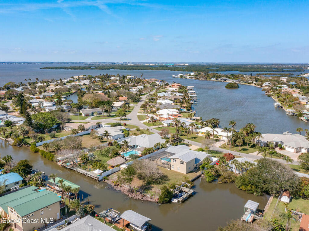1529 Bay Shore Drive, Cocoa Beach, FL 32931