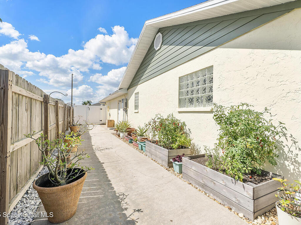 2120 Capeview Street, Merritt Island, FL 32952