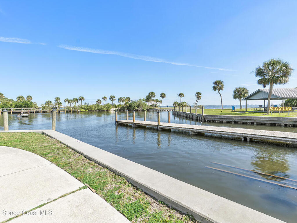 2120 Capeview Street, Merritt Island, FL 32952