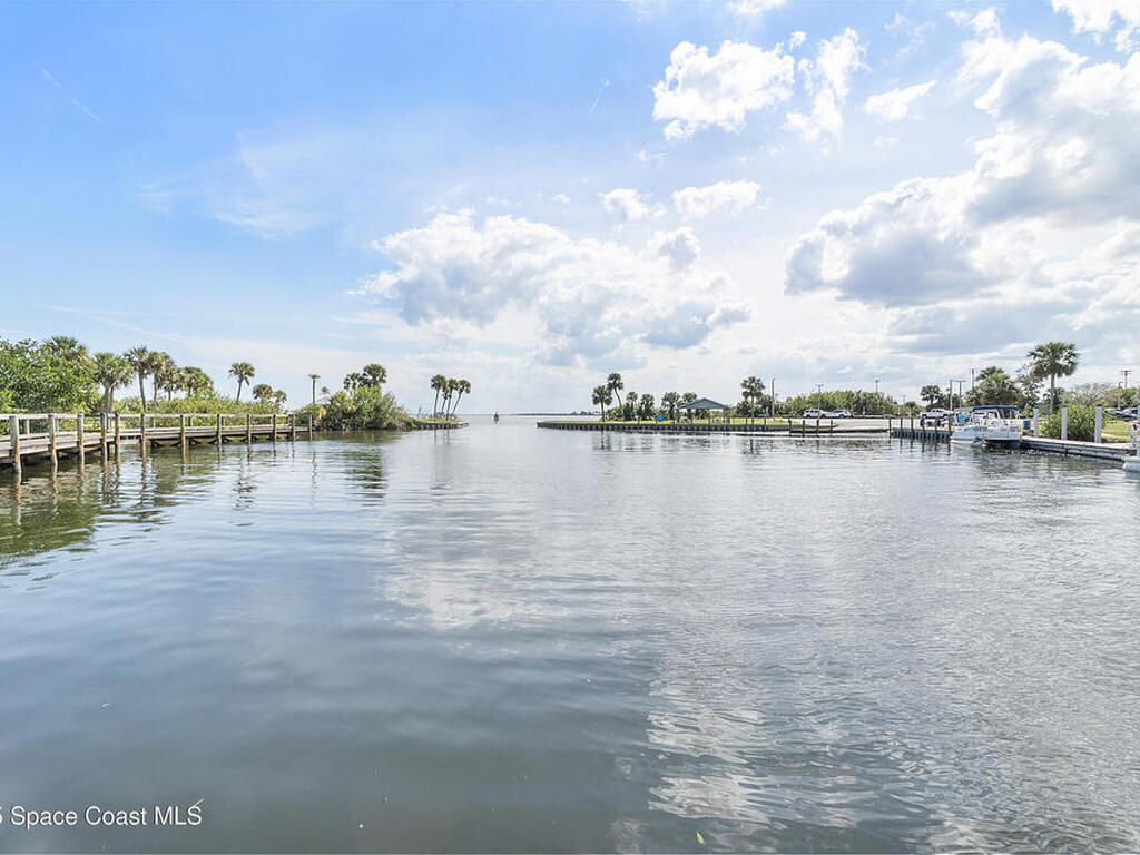 2120 Capeview Street, Merritt Island, FL 32952