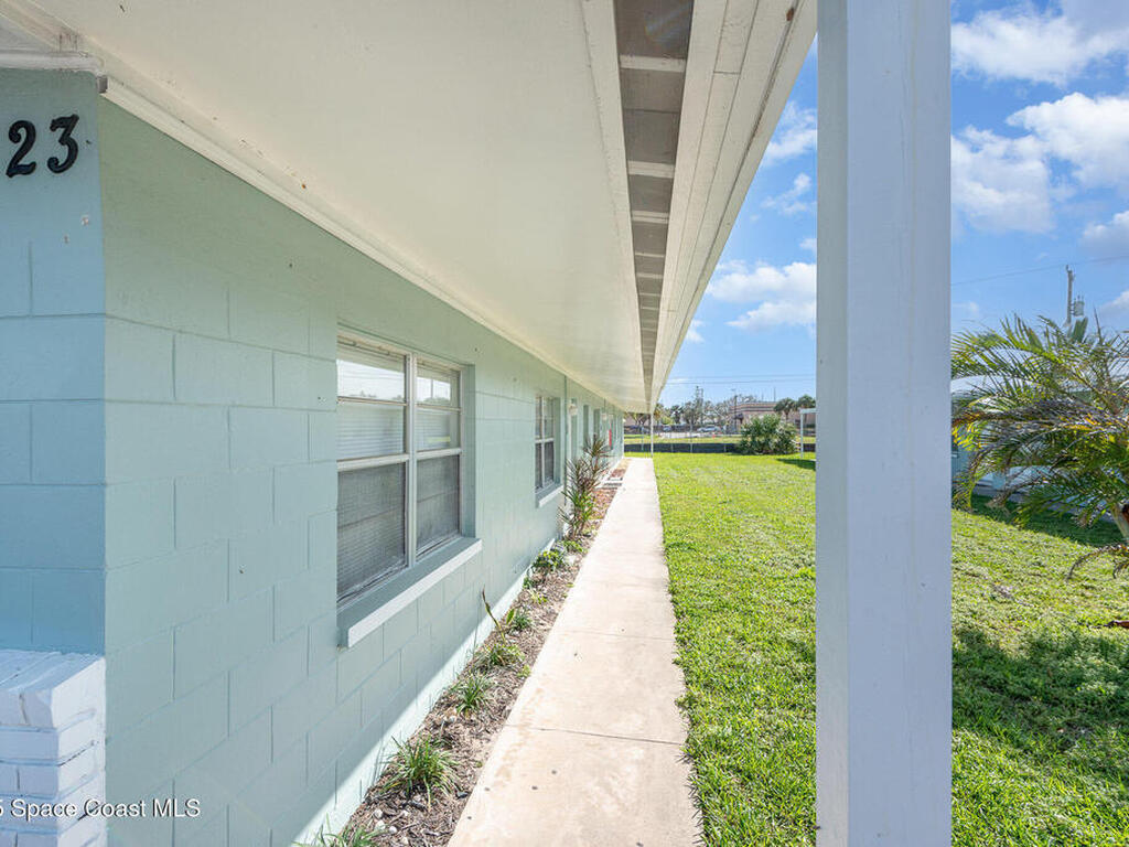 123 Roosevelt Avenue, Cocoa Beach, FL 32931
