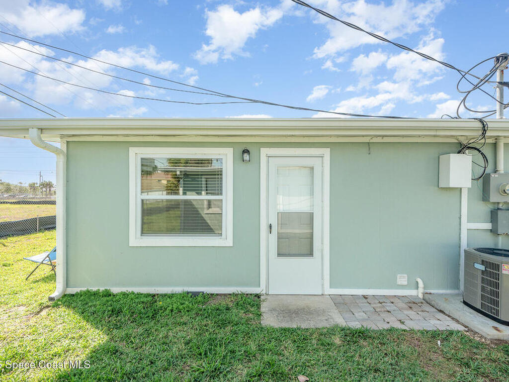123 Roosevelt Avenue, Cocoa Beach, FL 32931