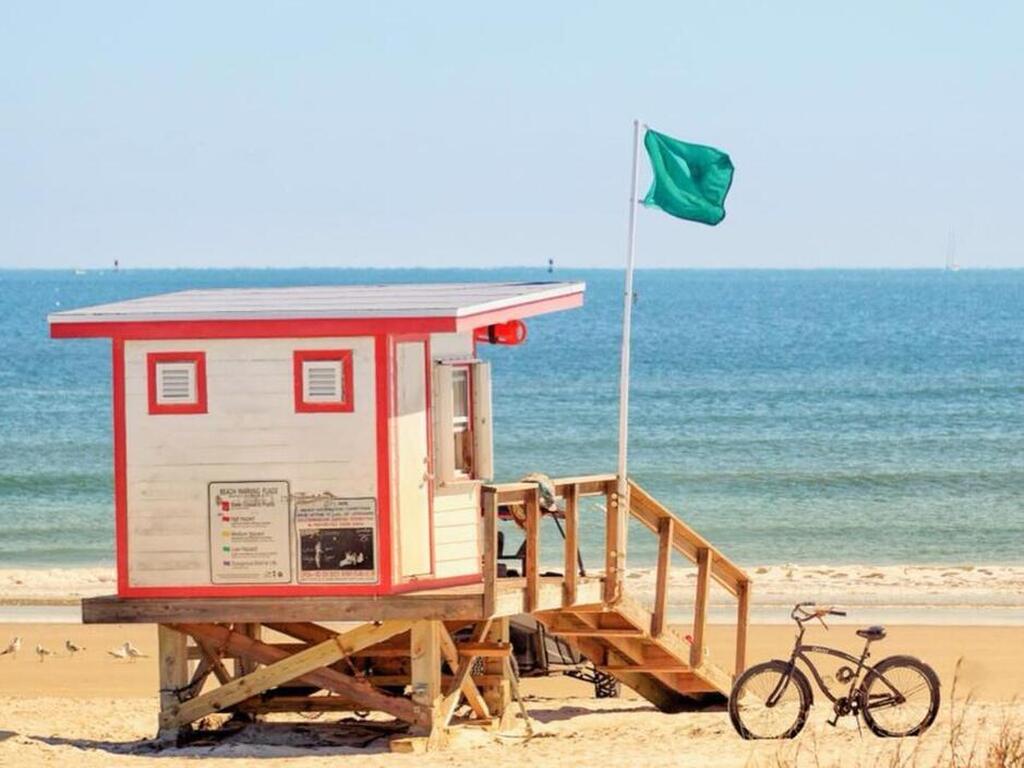 123 Roosevelt Avenue, Cocoa Beach, FL 32931