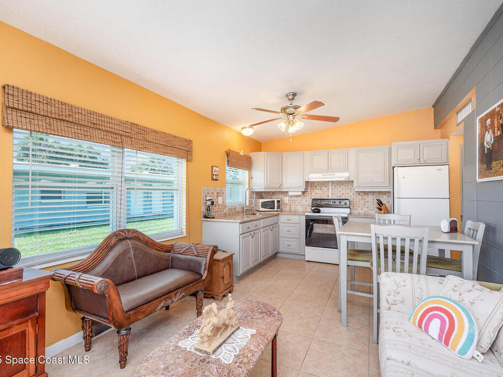 123 Roosevelt Avenue, Cocoa Beach, FL 32931