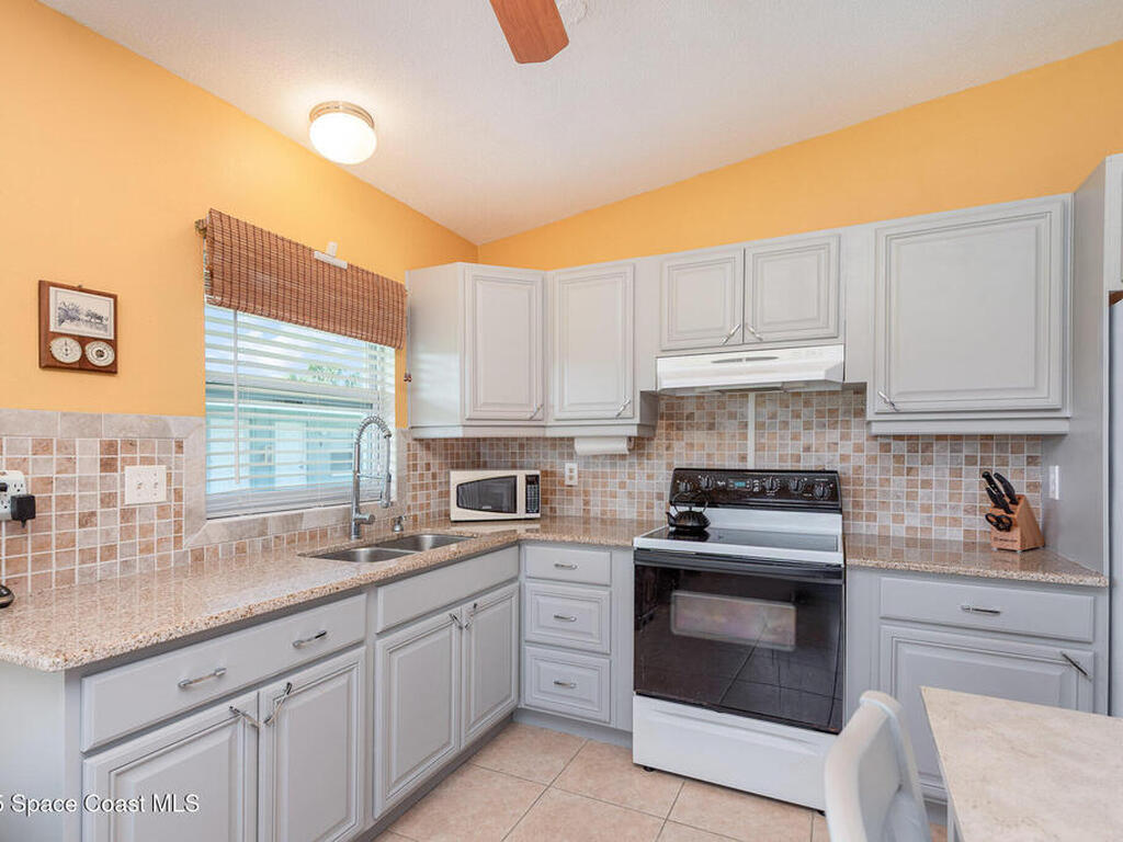 123 Roosevelt Avenue, Cocoa Beach, FL 32931