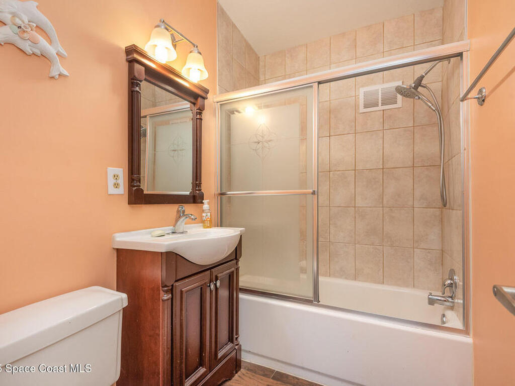 123 Roosevelt Avenue, Cocoa Beach, FL 32931