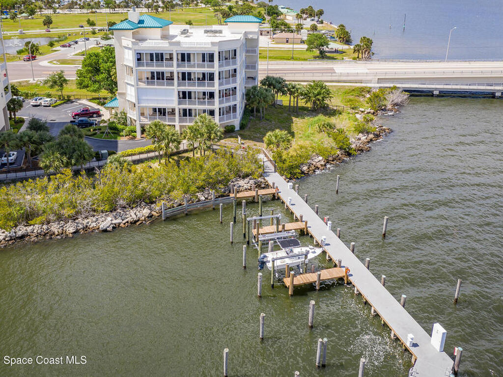 1 Indian River Avenue, Titusville, FL 32796