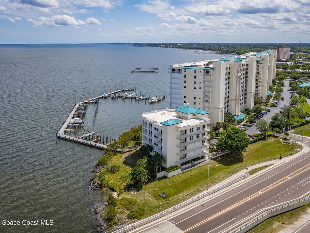 1 Indian River Avenue, Titusville, FL 32796
