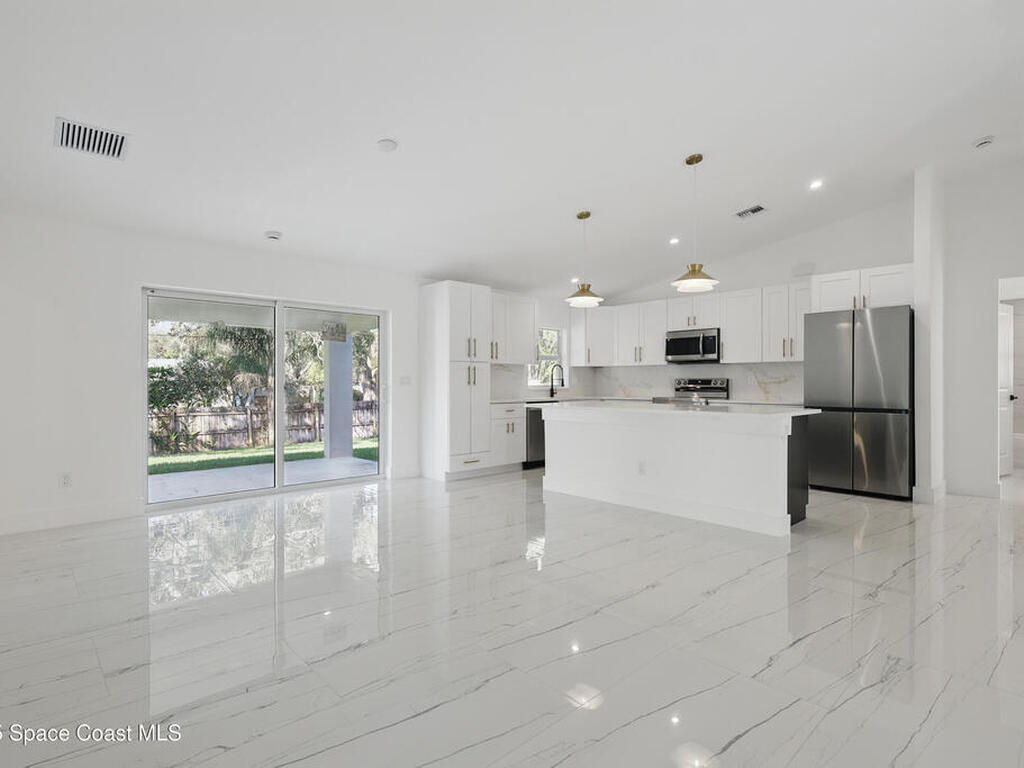 498 Golden Dove Avenue, Palm Bay, FL 32907
