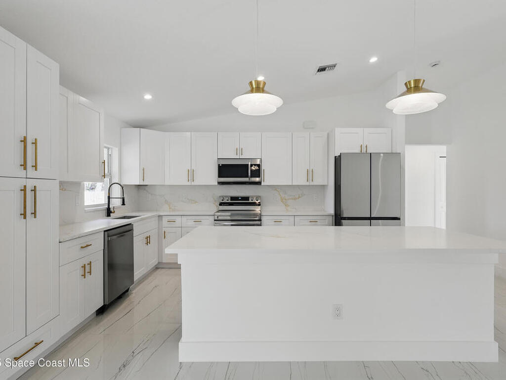 498 Golden Dove Avenue, Palm Bay, FL 32907