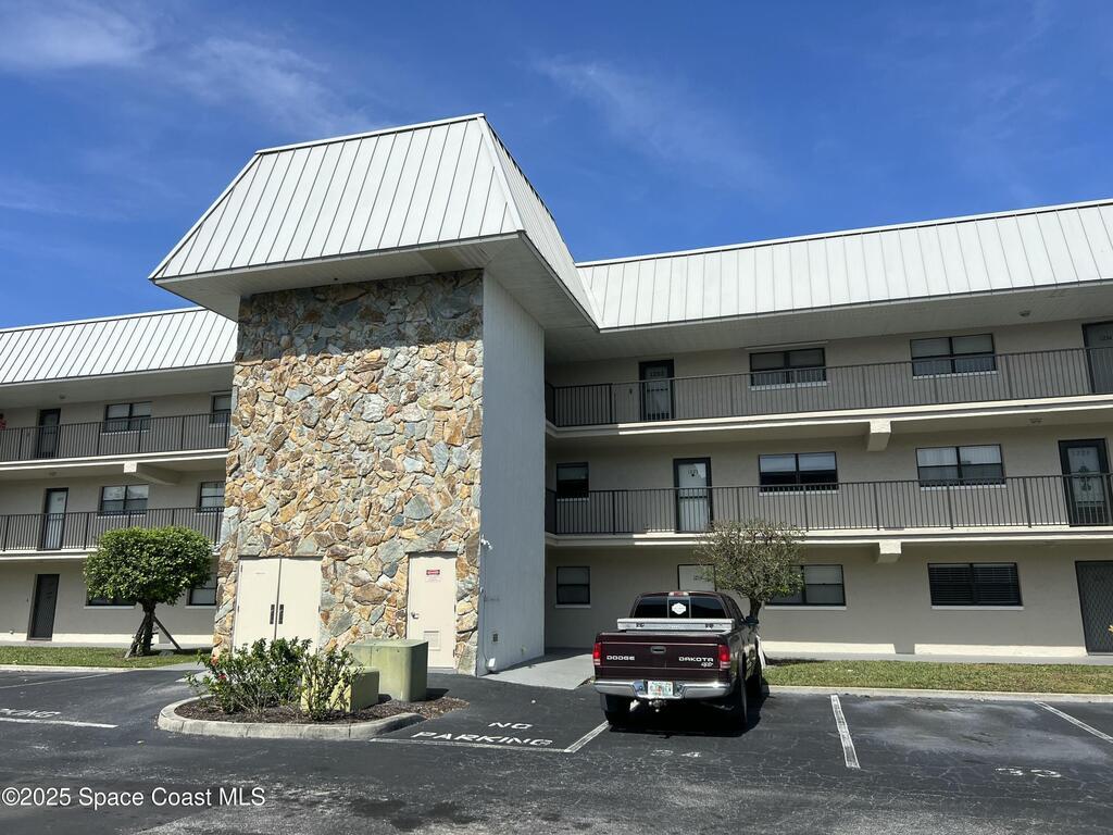 305 Tangle Run Boulevard, Suntree, FL 32940