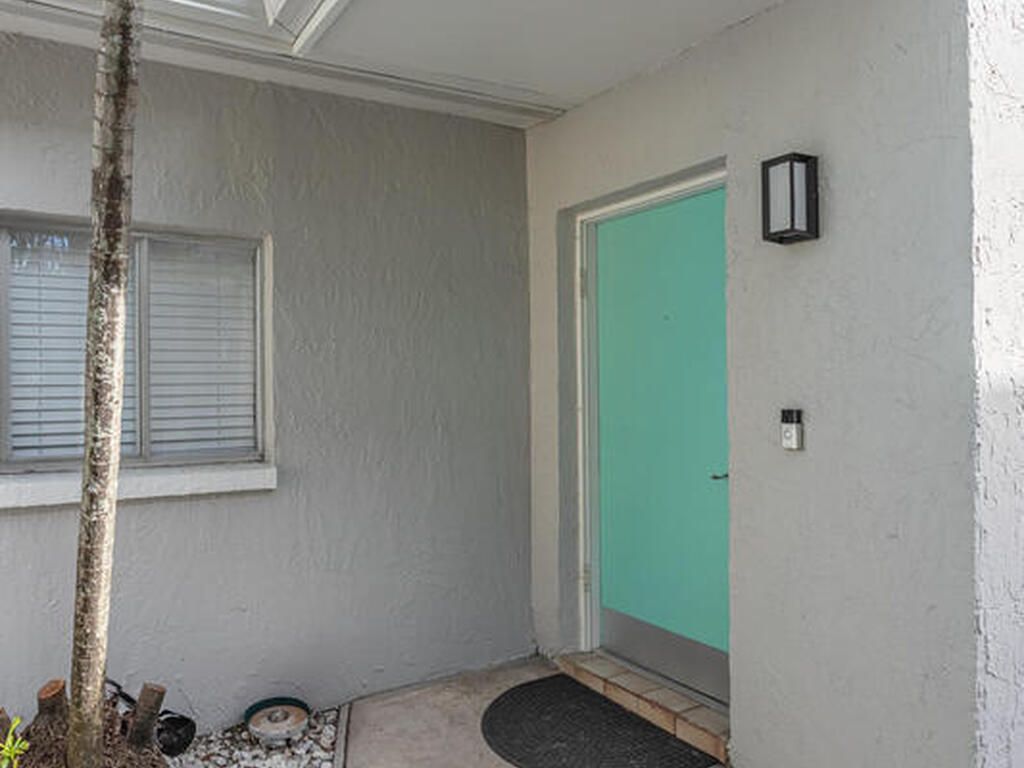 241 S Brevard Avenue, Cocoa Beach, FL 32931