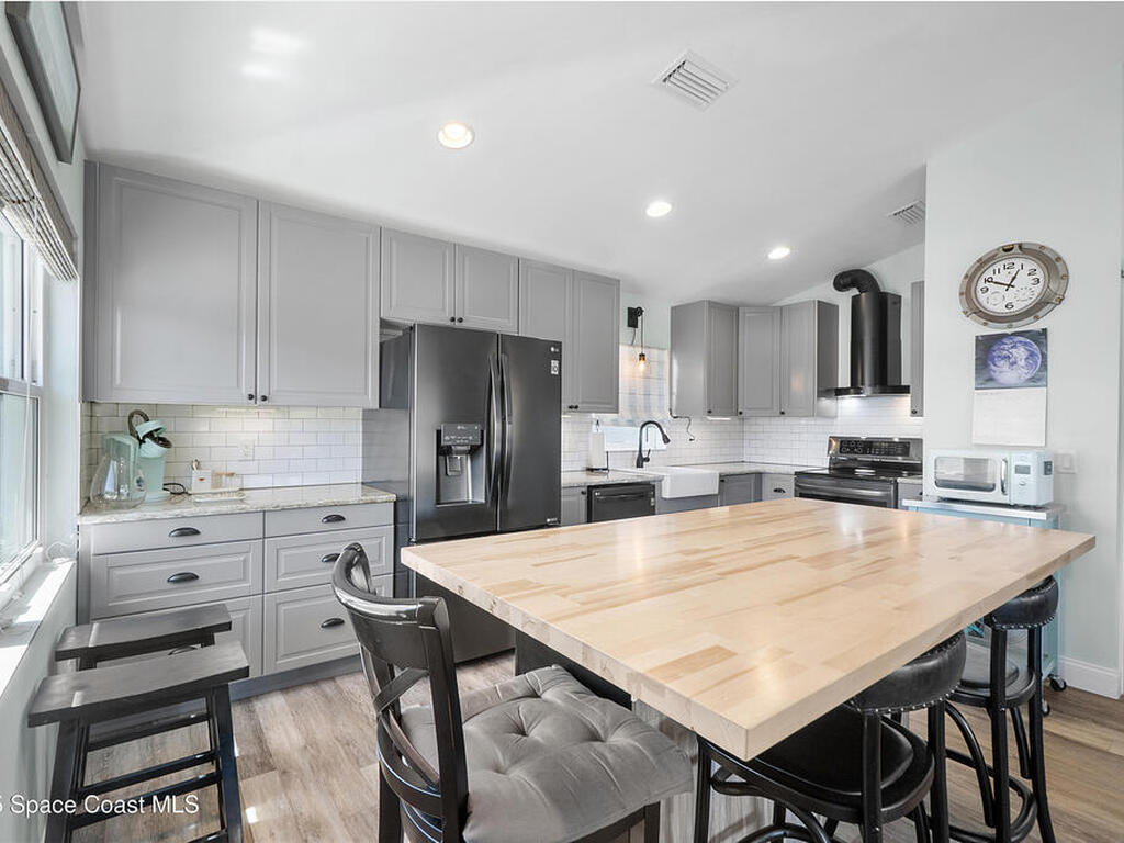 7709 Ridgewood Avenue, Cape Canaveral, FL 32920