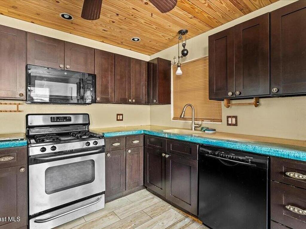 875 Waikiki Drive, Merritt Island, FL 32953