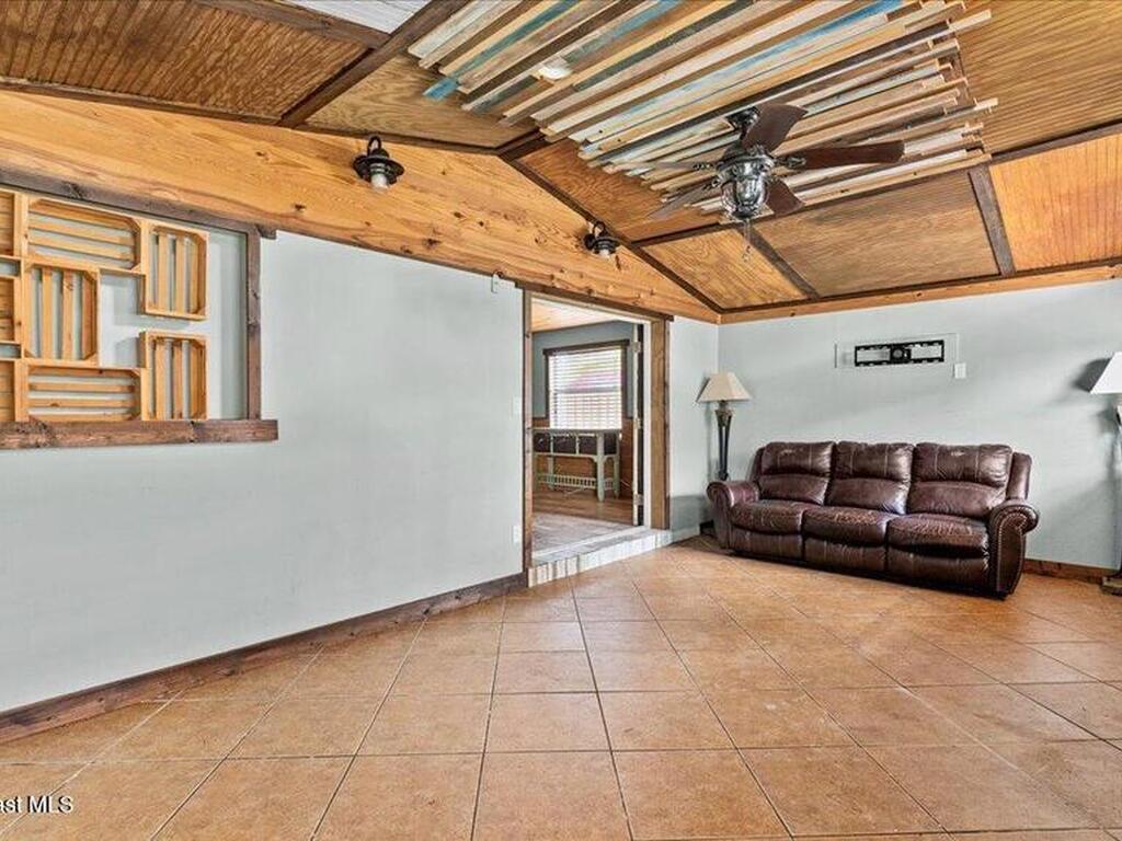 875 Waikiki Drive, Merritt Island, FL 32953