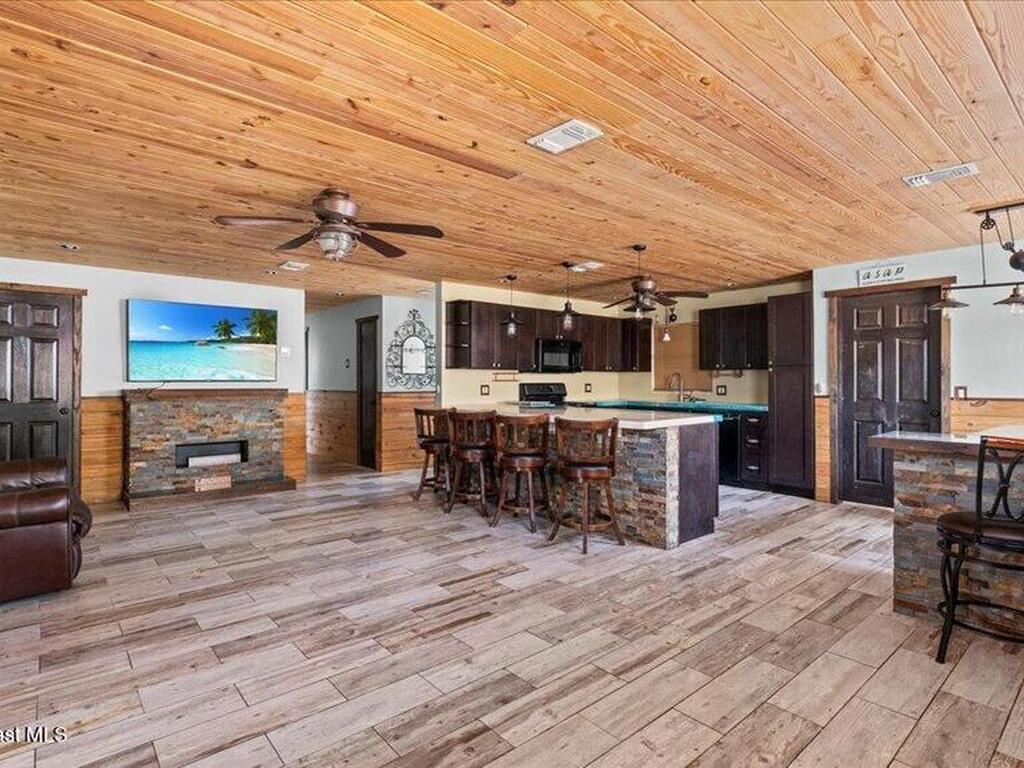 875 Waikiki Drive, Merritt Island, FL 32953