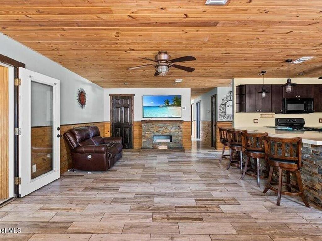 875 Waikiki Drive, Merritt Island, FL 32953