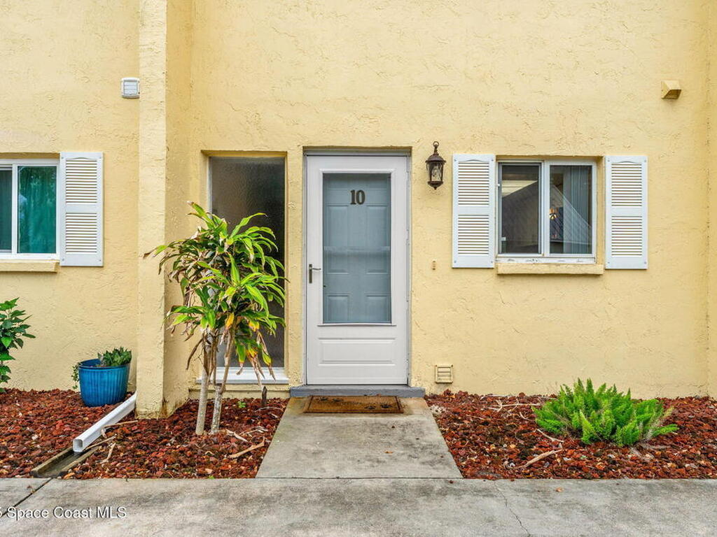 402 N 1st Street, Cocoa Beach, FL 32931