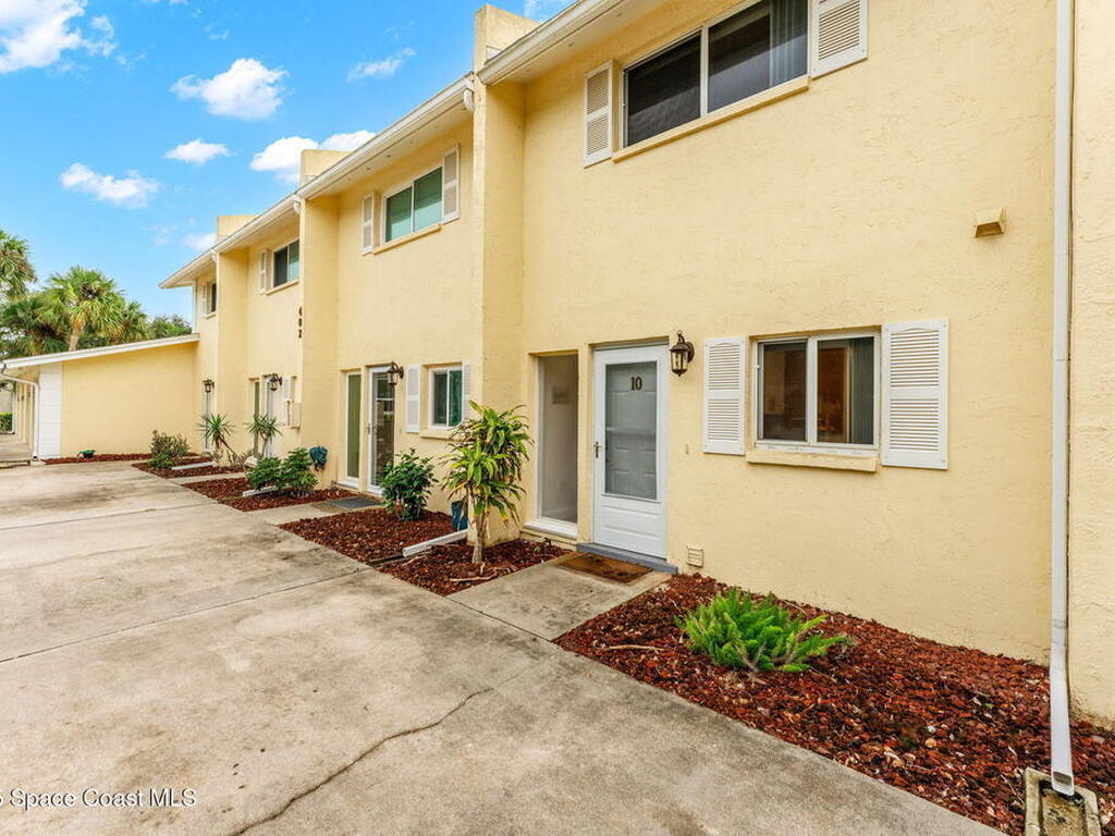 402 N 1st Street, Cocoa Beach, FL 32931