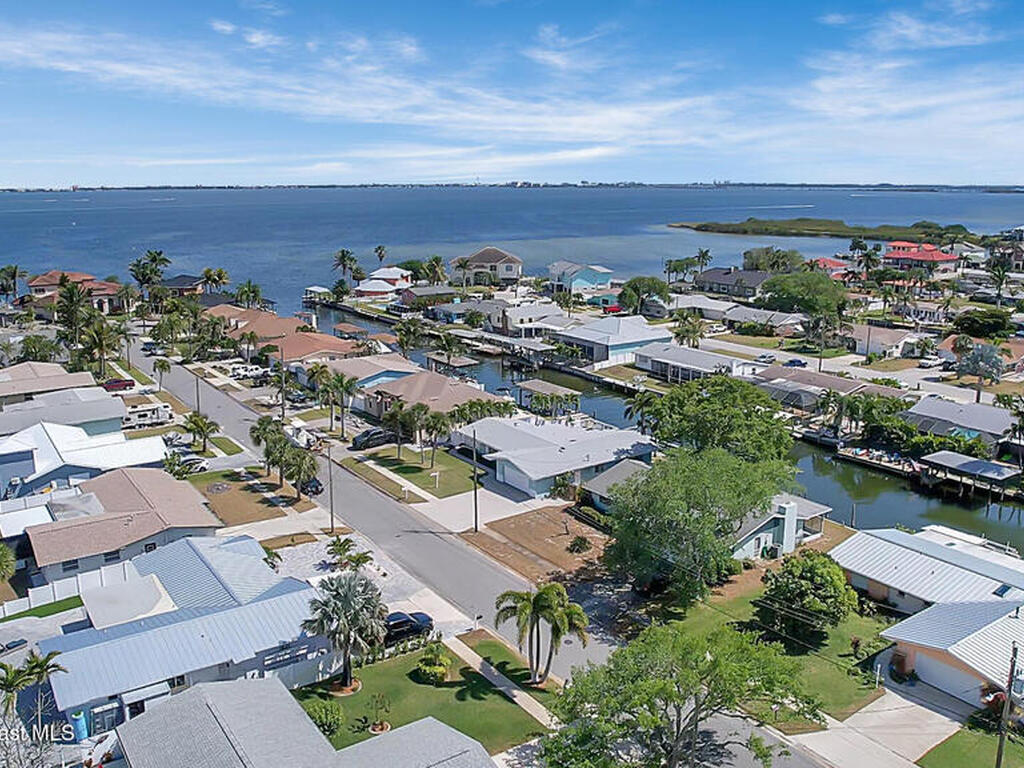 1695 Rochelle Parkway, Merritt Island, FL 32952
