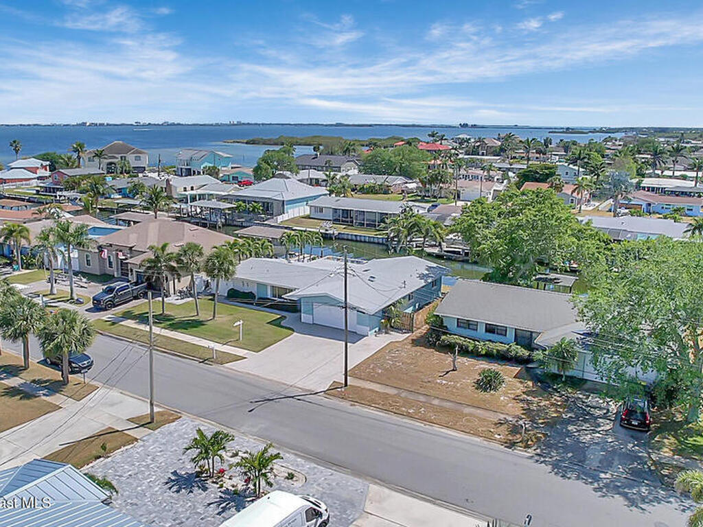 1695 Rochelle Parkway, Merritt Island, FL 32952