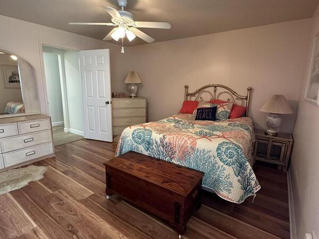 8520 Us-1, Micco, FL 32976