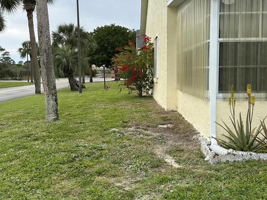 8520 Us-1, Micco, FL 32976