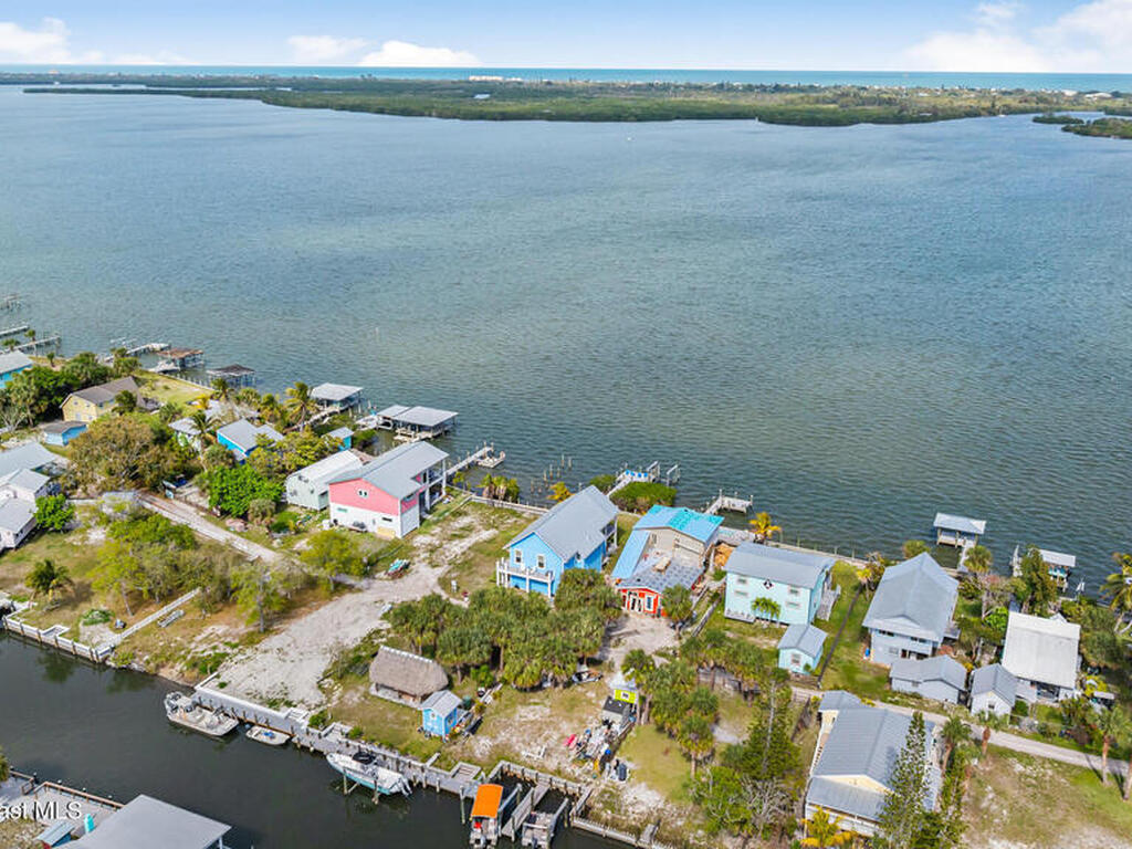 18 Vip Island, Grant, FL 32949