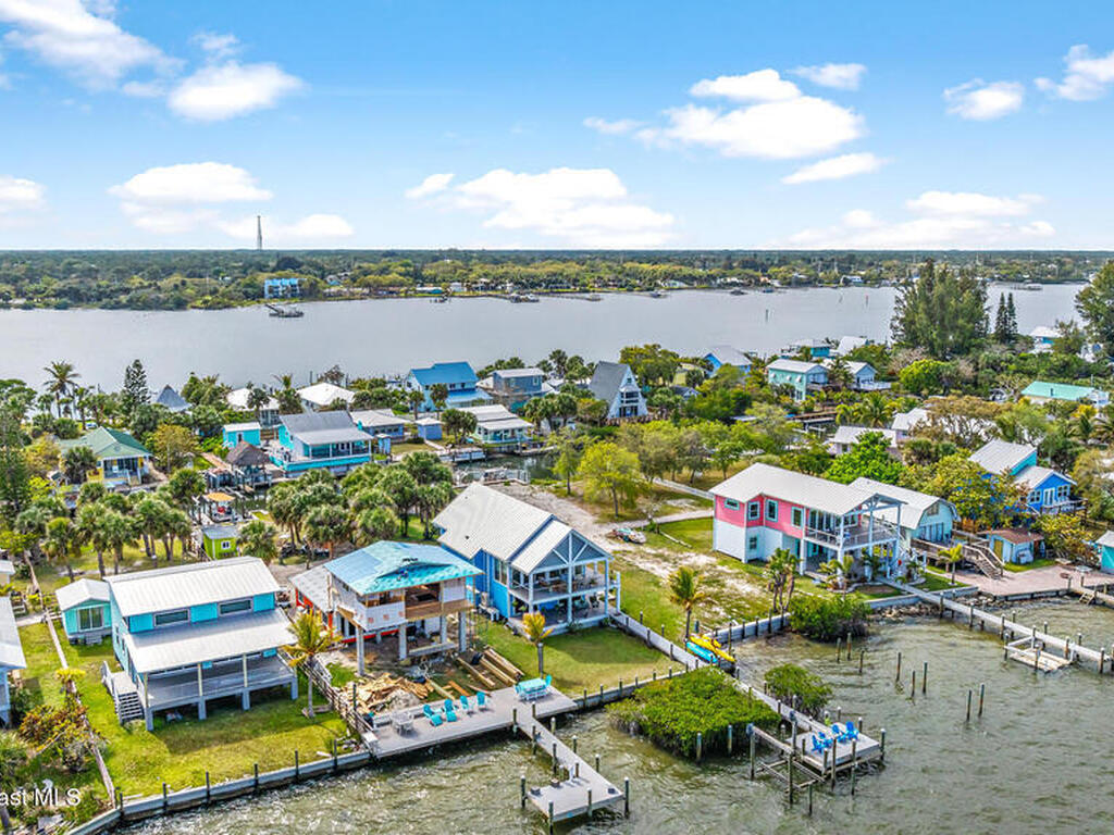 18 Vip Island, Grant, FL 32949