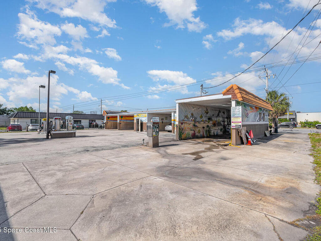 226 S Courtenay Parkway, Merritt Island, FL 32952