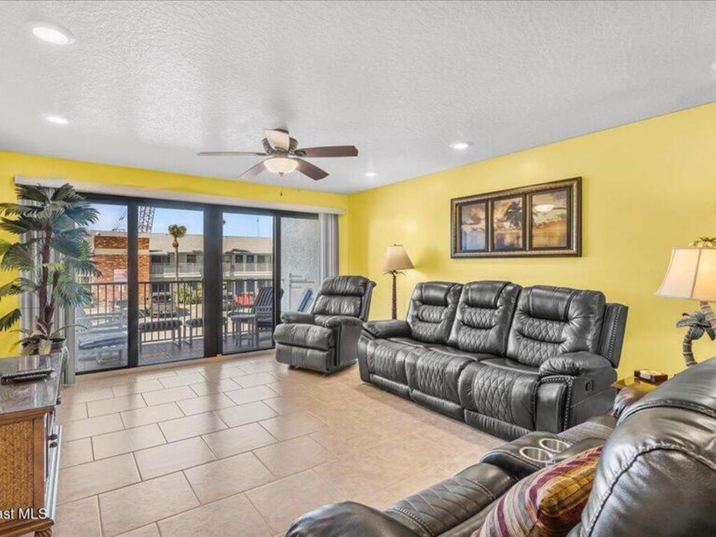 1050 N Atlantic Avenue, Cocoa Beach, FL 32931