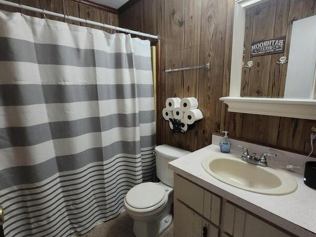 484 Bridgeport Avenue, Palm Bay, FL 32907