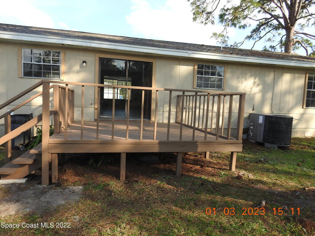 484 Bridgeport Avenue, Palm Bay, FL 32907