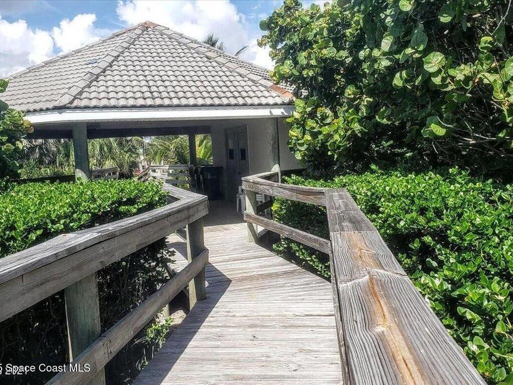 222 Glengarry Avenue, Melbourne Beach, FL 32951