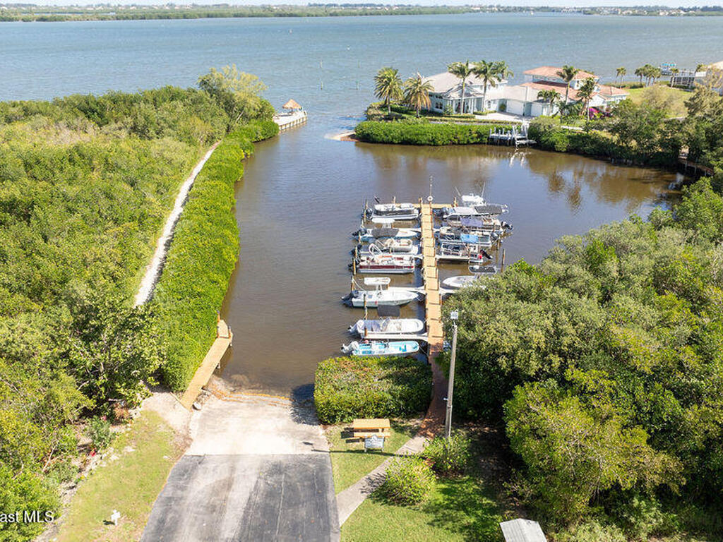 5740 Marina Drive, Sebastian, FL 32958