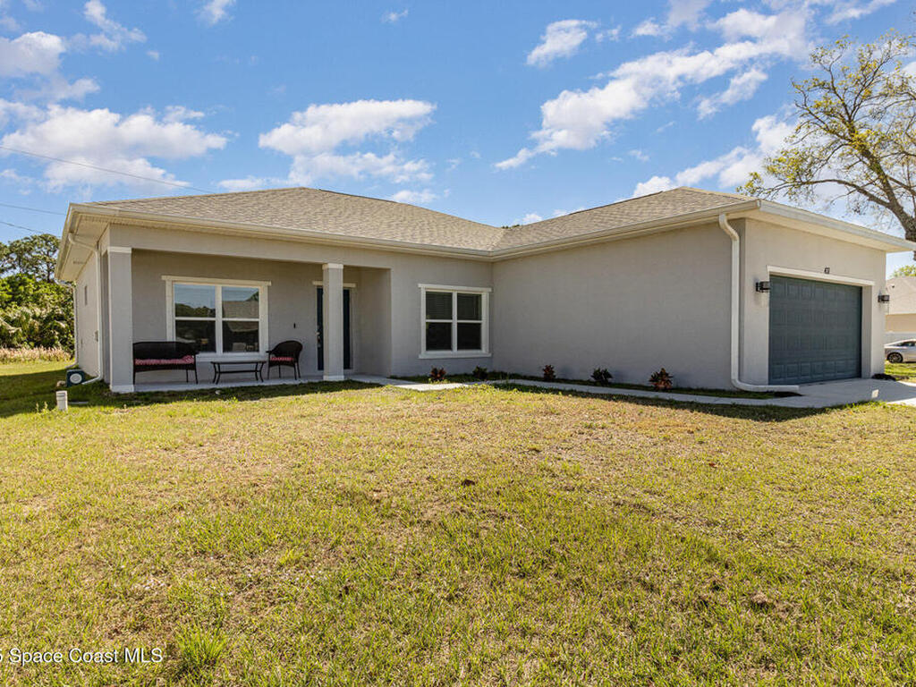 431 Bridgeport Avenue, Palm Bay, FL 32907