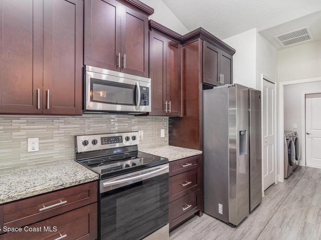 431 Bridgeport Avenue, Palm Bay, FL 32907