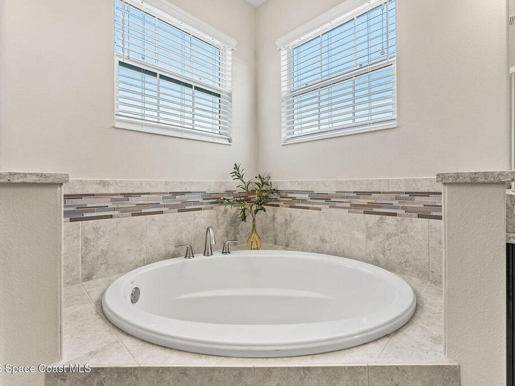 6784 Vista Hermosa Drive, Melbourne, FL 32940
