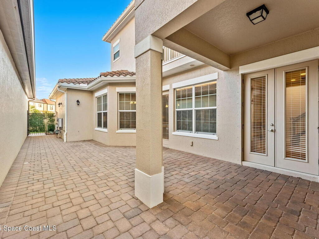 6784 Vista Hermosa Drive, Melbourne, FL 32940