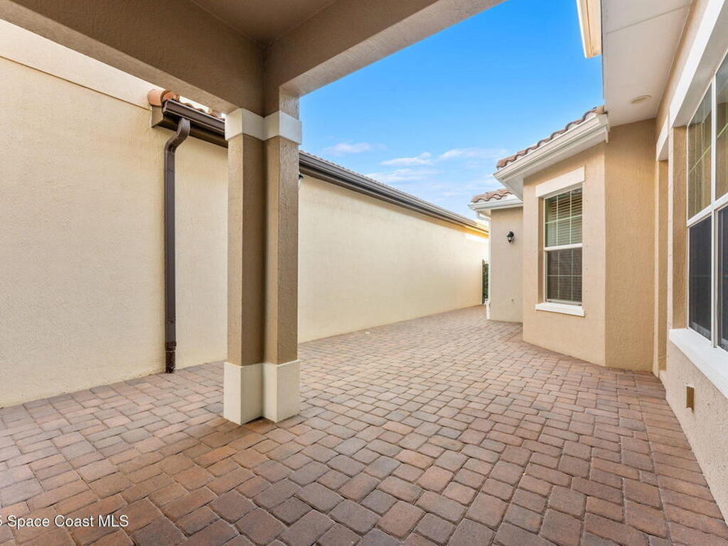6784 Vista Hermosa Drive, Melbourne, FL 32940