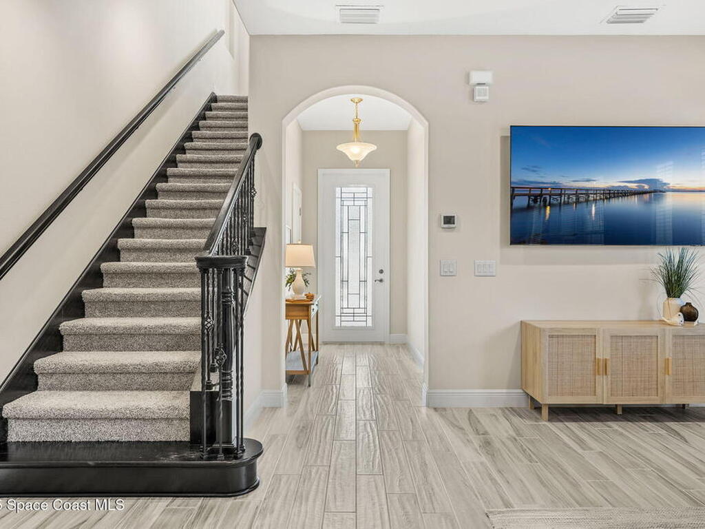 6784 Vista Hermosa Drive, Melbourne, FL 32940