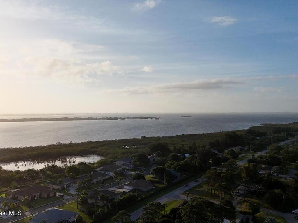 2275 Pineapple Place, Merritt Island, FL 32952