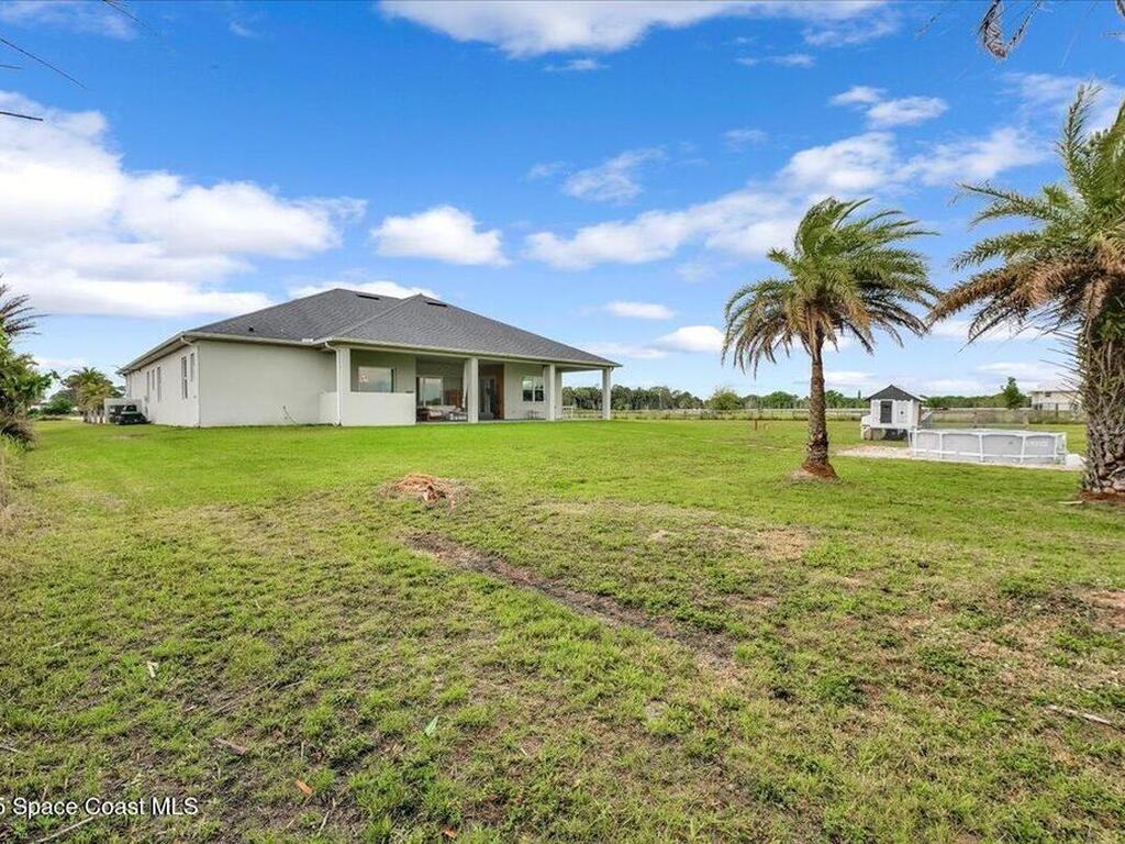 6900 1st Street, Vero Beach, FL 32968