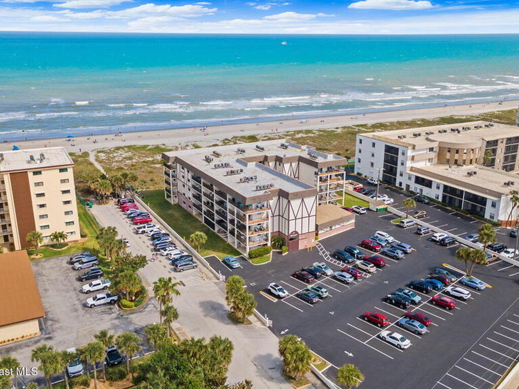 383 N Atlantic Avenue, Cocoa Beach, FL 32931