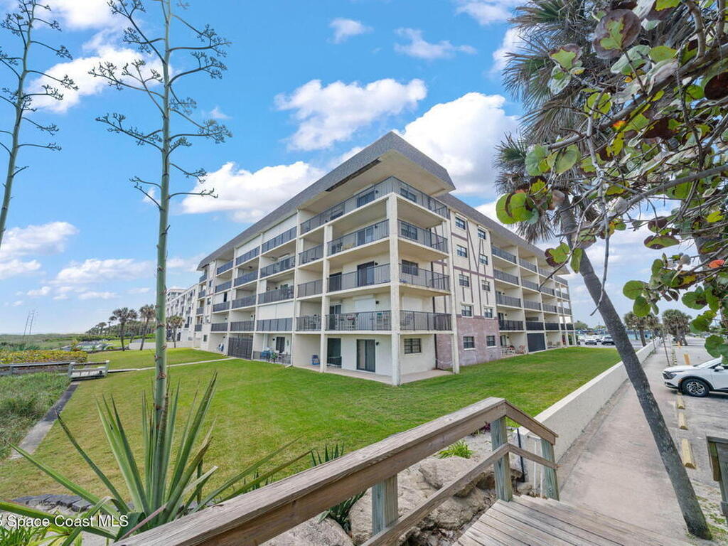 383 N Atlantic Avenue, Cocoa Beach, FL 32931