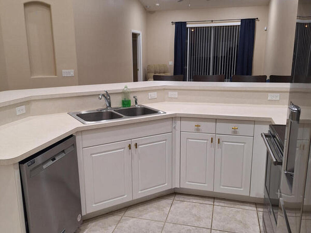 2860 Camberly Circle, Melbourne, FL 32940