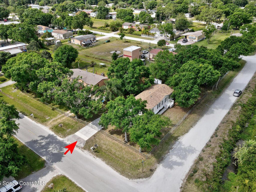 164 S Elm Street, Fellsmere, FL 32948