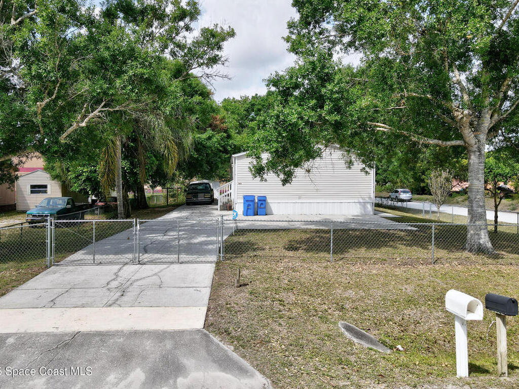 164 S Elm Street, Fellsmere, FL 32948