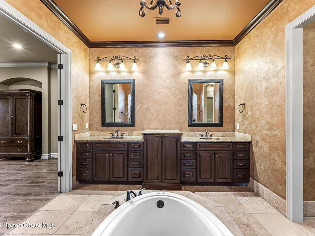 5137 Royal Paddock Way, Merritt Island, FL 32953